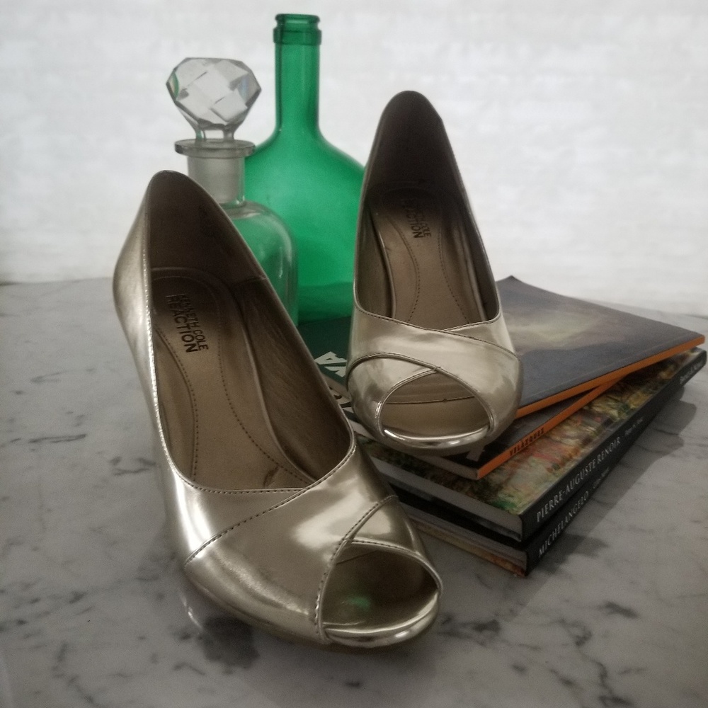 Kenneth Cole Reaction Gold peep toe pumps
